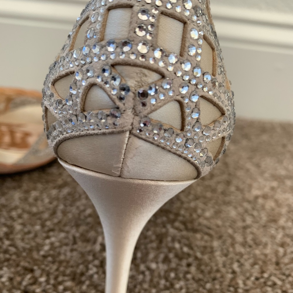 Badgley Mischka Silver and Cream Heels - Picture 9 of 14